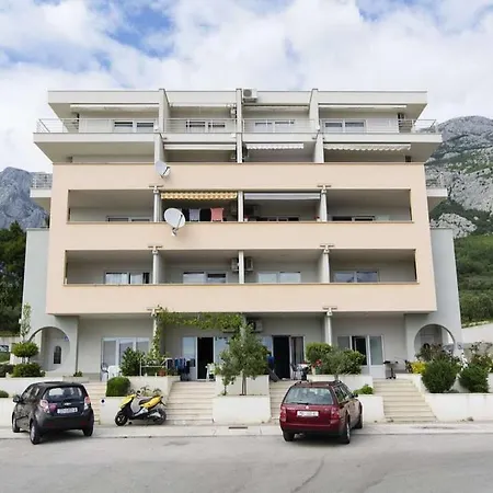 Rosy Apartment