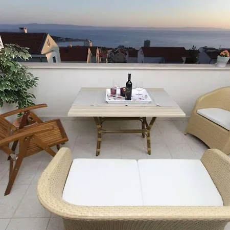 Rosy Makarska